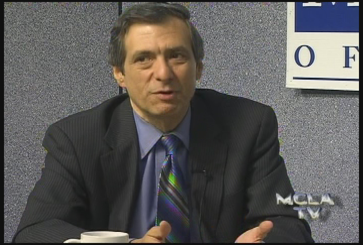 Thumbnail image for MCLA College Roundtable.  'Howard Kurtz, Journalist and Author.'