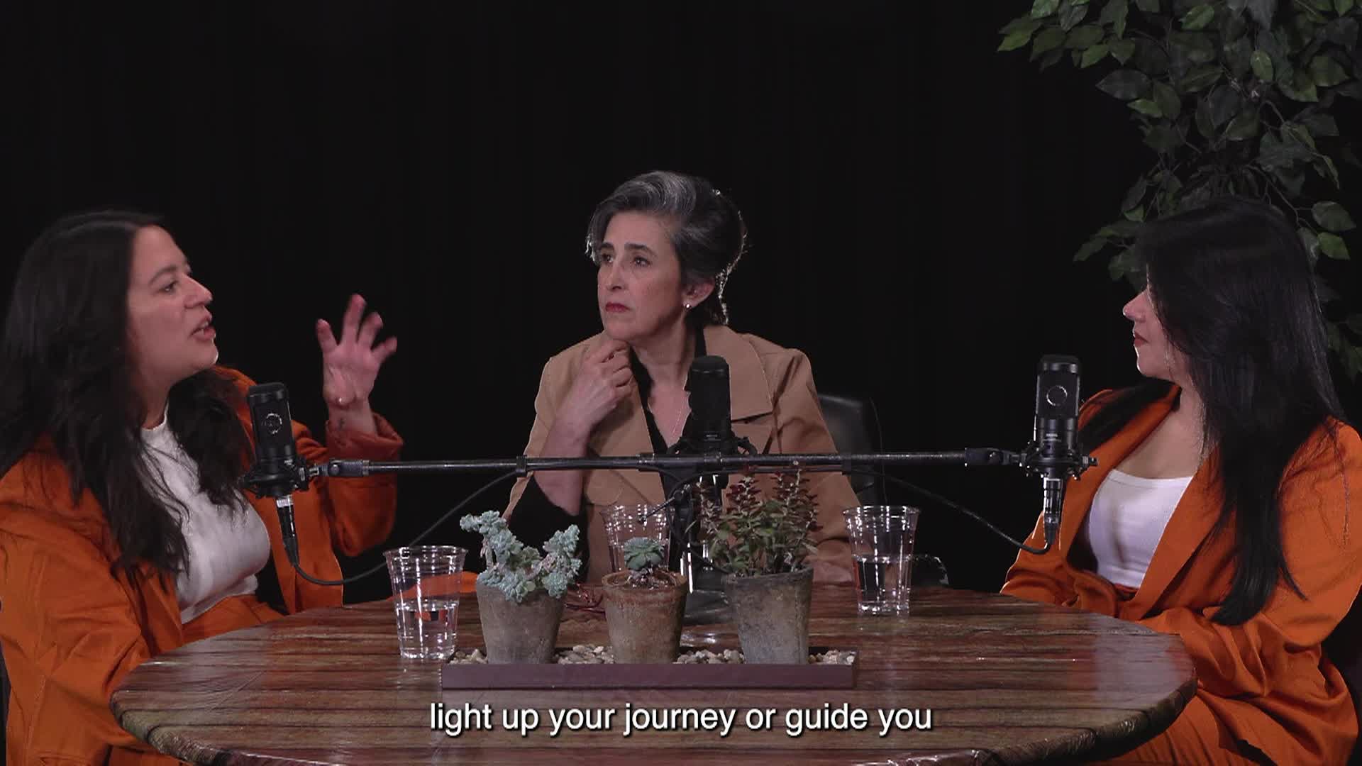 El Viaje.  Episode 02.  Guest: Elenore Velez