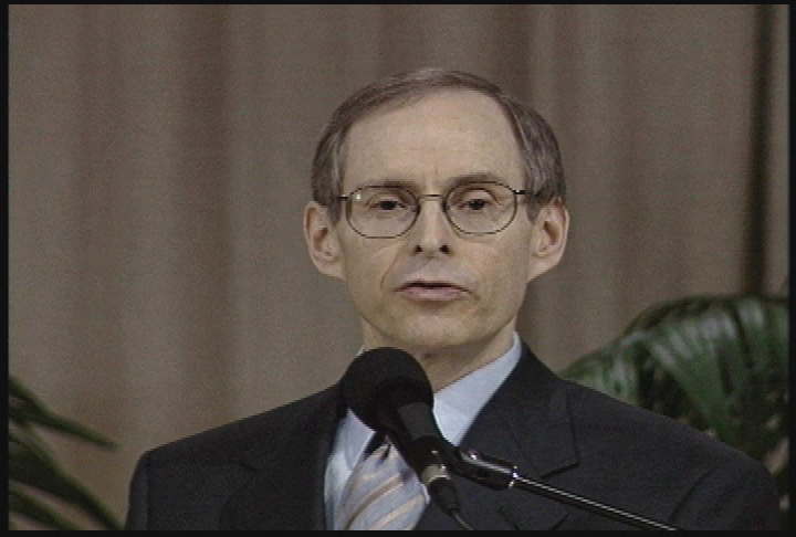 Spiritual Talks by Harold Klemp, Leader of Eckankar.  'Stand Back for a Better Look.'