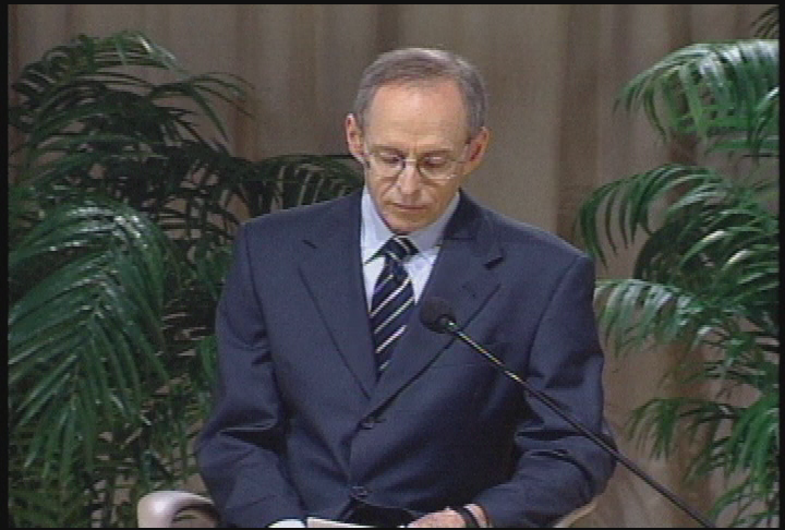 Spiritual Talks by Harold Klemp, Leader of Eckankar.  "The Quest for Love."