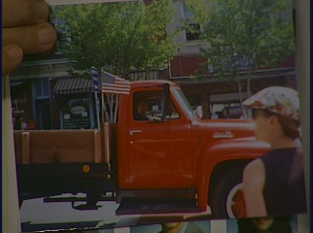 Thumbnail image for Walkabout.  May 30, 2008.