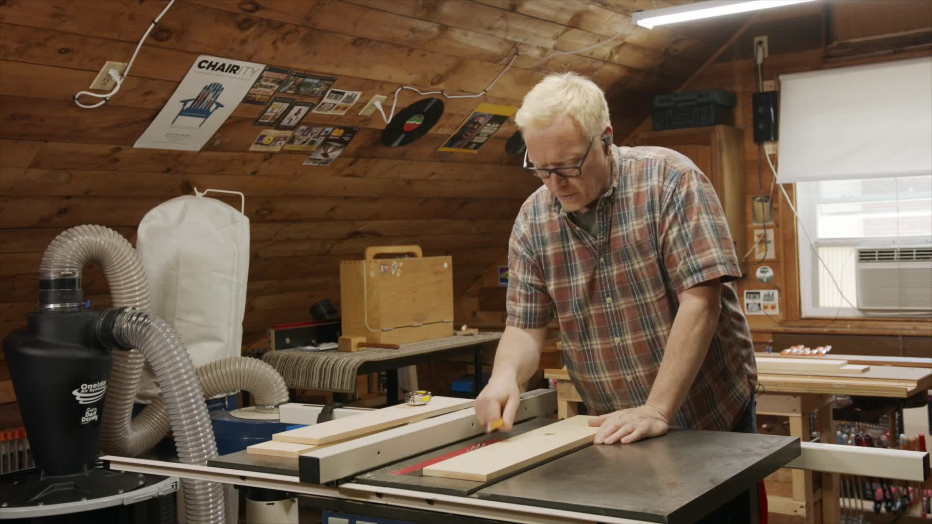 The Garage with Steve Butler.  Season 2, Episode 03.  "Shaker Lap Desk."