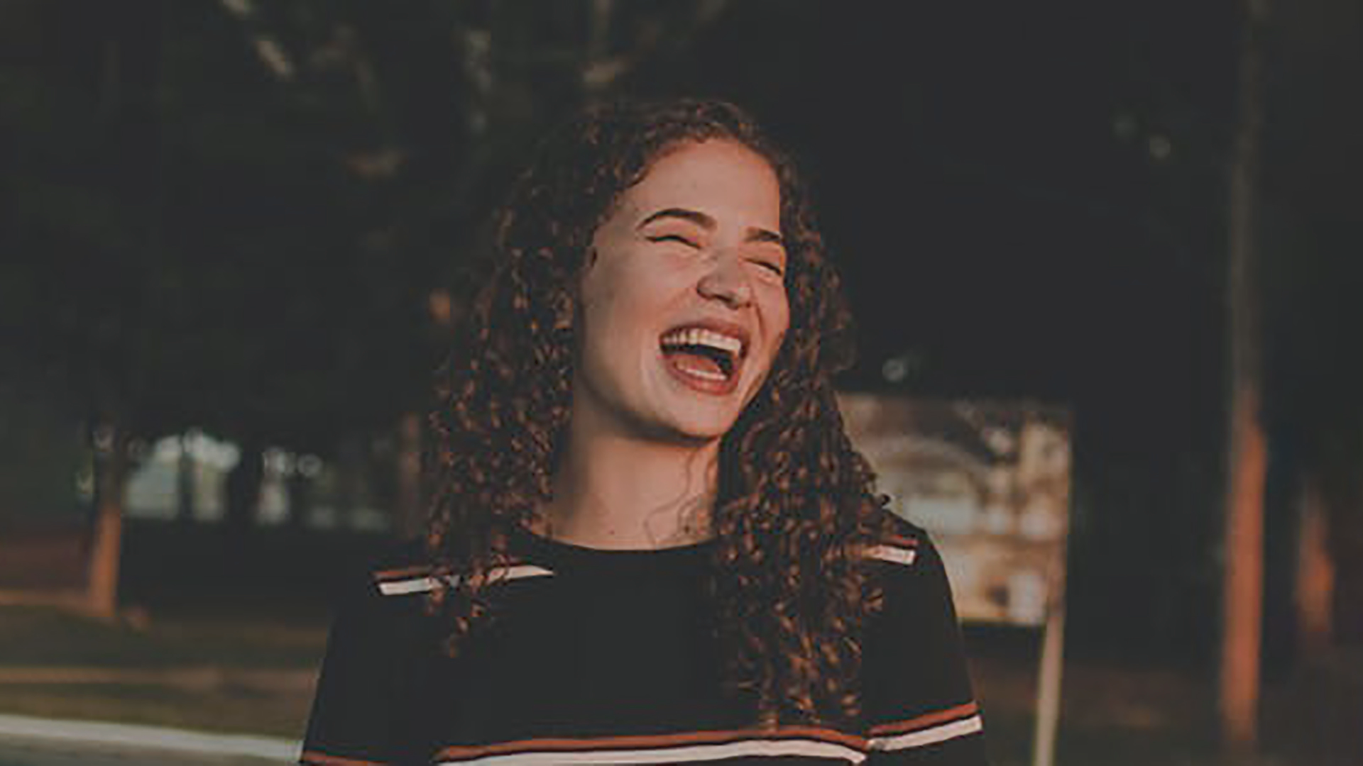 "432 Hertz (Hz) Meditation:  Be Happy Smile and Laugh."